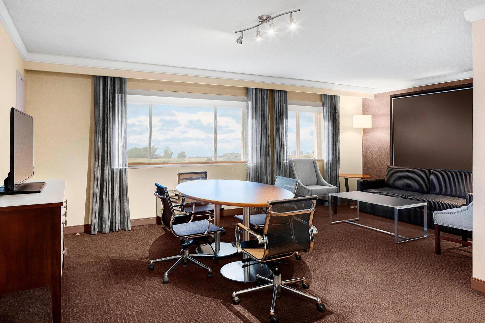 Sheraton Laval Hotel Dış mekan fotoğraf